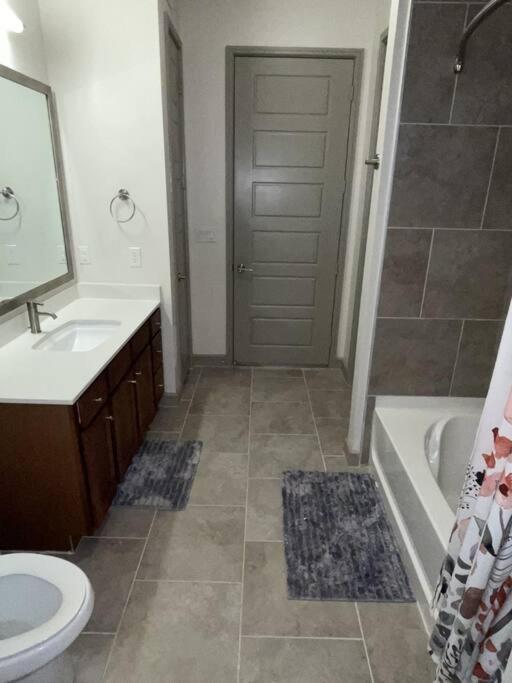 Апартаменти Downtown Living 1Br W/ Free Parking Garage Х'юстон Екстер'єр фото